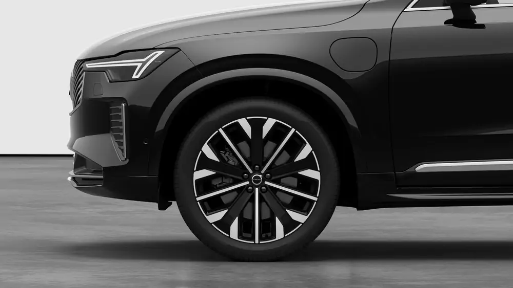 Nouveau Volvo XC90 SUV Ultimate Hybride rechargeable 4 roues motrices Onyx Black 3