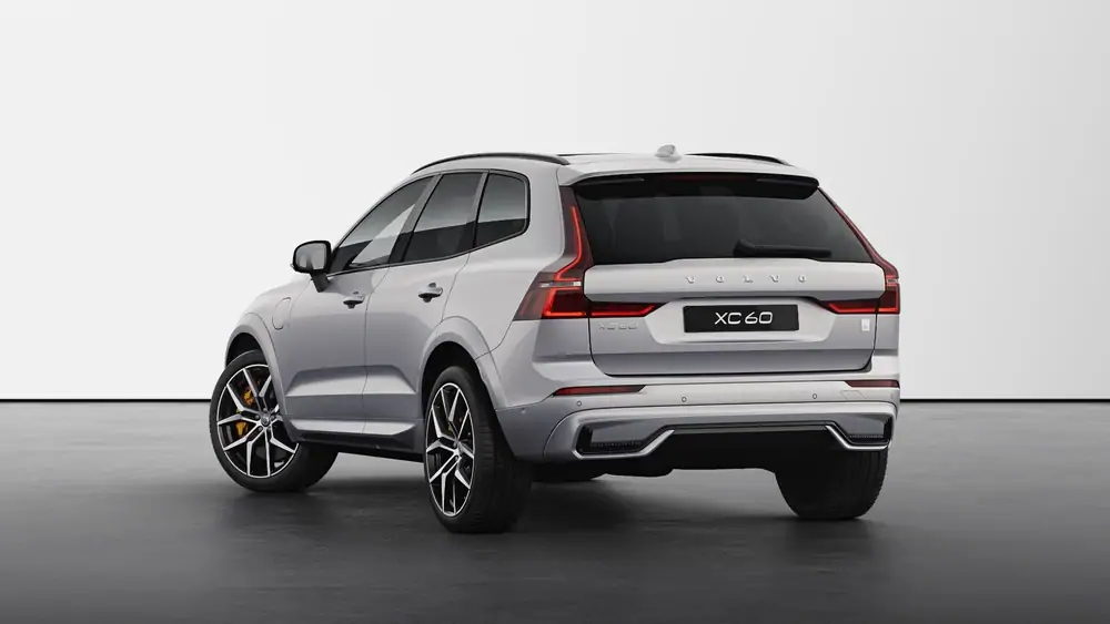Nouveau Volvo XC60 SUV Polestar Engineered Hybride rechargeable 4 roues motrices Silver Dawn 2