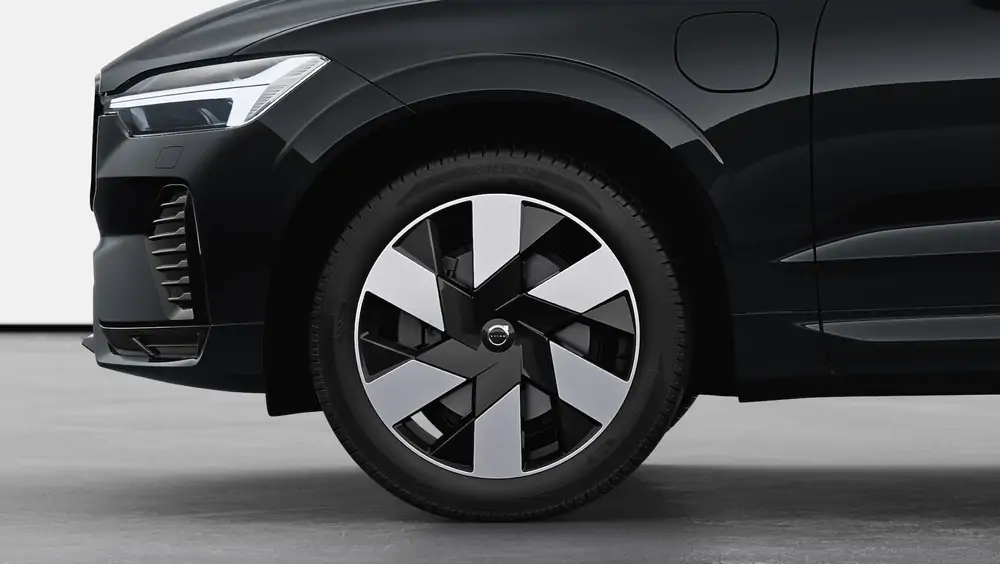 Nouveau Volvo XC60 SUV Ultimate Hybride rechargeable 4 roues motrices Onyx Black 3