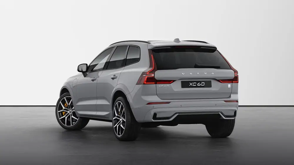 Nouveau Volvo XC60 SUV Polestar Engineered Hybride rechargeable 4 roues motrices Vapour Grey 2