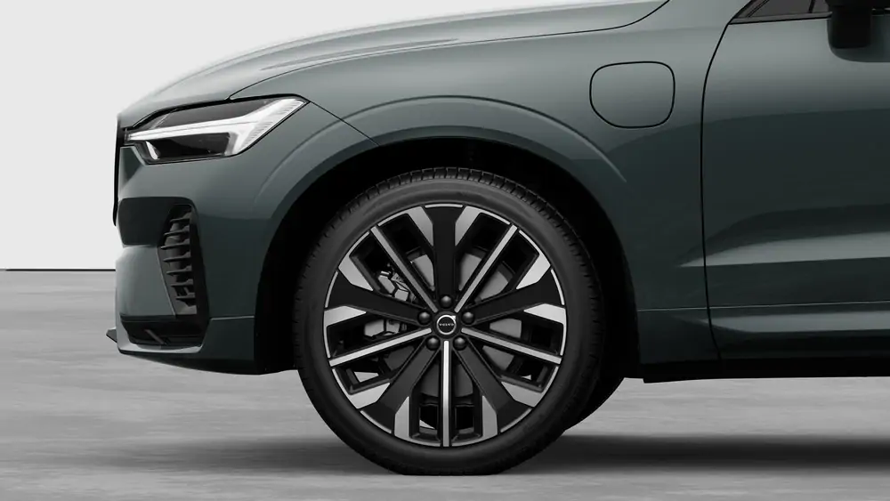 Nouveau Volvo XC60 SUV Plus Hybride rechargeable 4 roues motrices Forest Lake 3