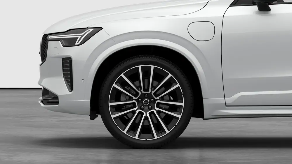 Nouveau Volvo XC90 SUV Ultimate Hybride rechargeable 4 roues motrices Crystal White Pearl 3