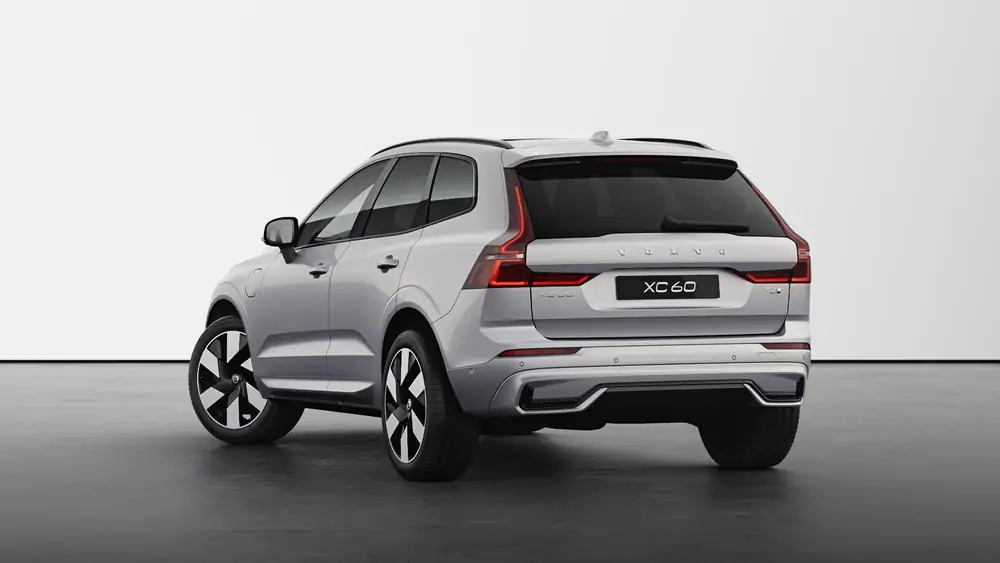 Nouveau Volvo XC60 SUV Ultimate Hybride rechargeable 4 roues motrices Silver Dawn 2