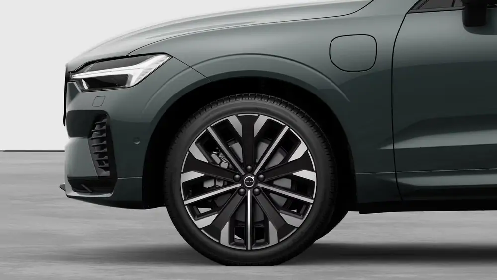 Nouveau Volvo XC60 SUV Ultimate Hybride rechargeable 4 roues motrices Forest Lake 3