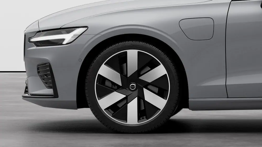 Nouveau Volvo V60 Break Plus Hybride rechargeable 4 roues motrices Vapour Grey 3