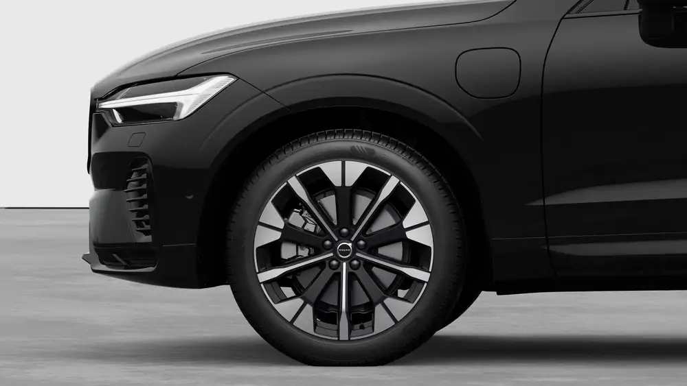 Nouveau Volvo XC60 SUV Ultimate Hybride rechargeable 4 roues motrices Onyx Black 3