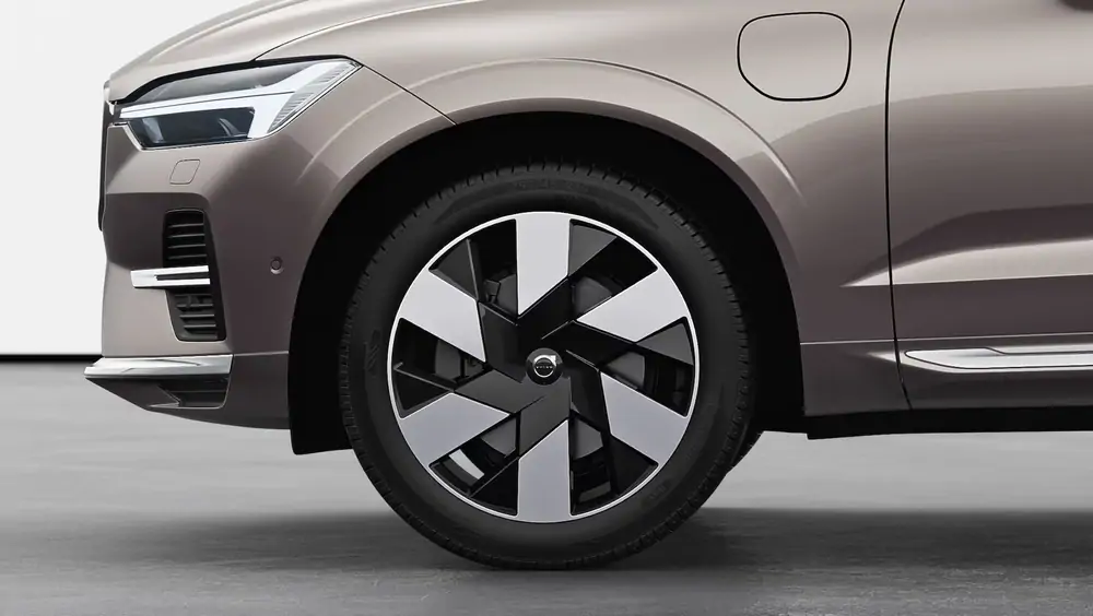 Nouveau Volvo XC60 SUV Ultimate Hybride rechargeable 4 roues motrices Bright Dusk 3