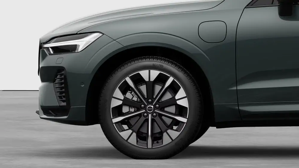 Nouveau Volvo XC60 SUV Ultimate Hybride rechargeable 4 roues motrices Forest Lake 3