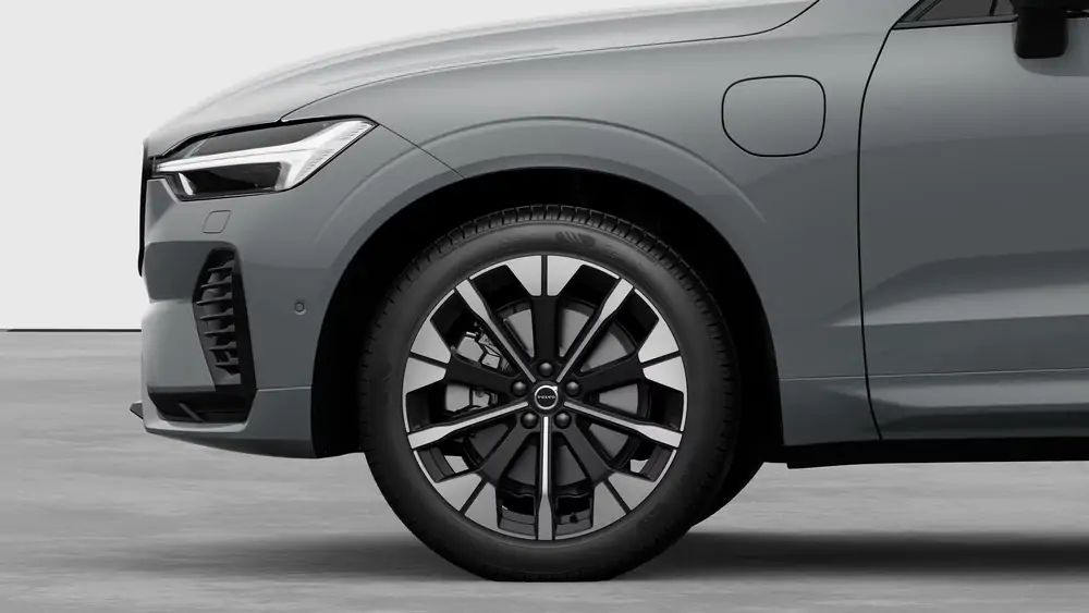 Nouveau Volvo XC60 SUV Ultimate Hybride rechargeable 4 roues motrices Vapour Grey 3