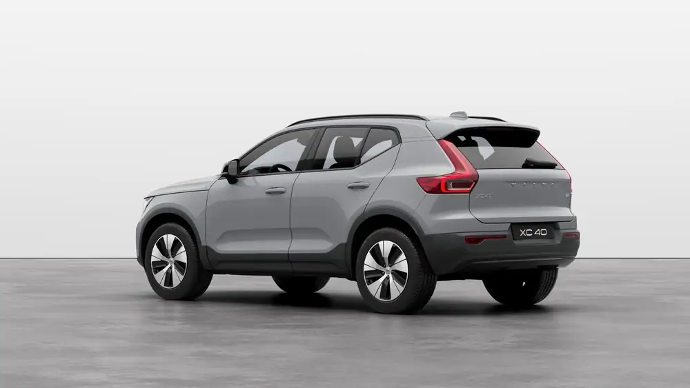 Nouveau Volvo XC40 SUV Plus B3 Micro-hybride 2 roues motrices (Traction) Vapour Grey 2