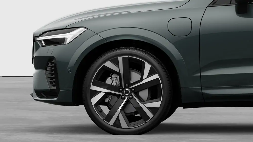 Nouveau Volvo XC60 SUV Ultimate Hybride rechargeable 4 roues motrices Forest Lake 3