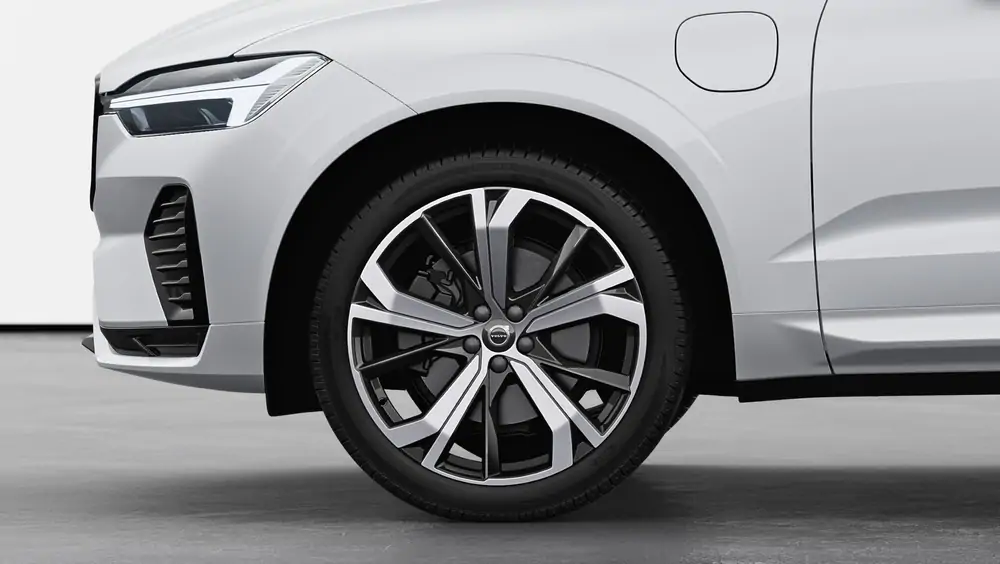 Nouveau Volvo XC60 SUV Plus Hybride rechargeable 4 roues motrices Crystal White Pearl 3