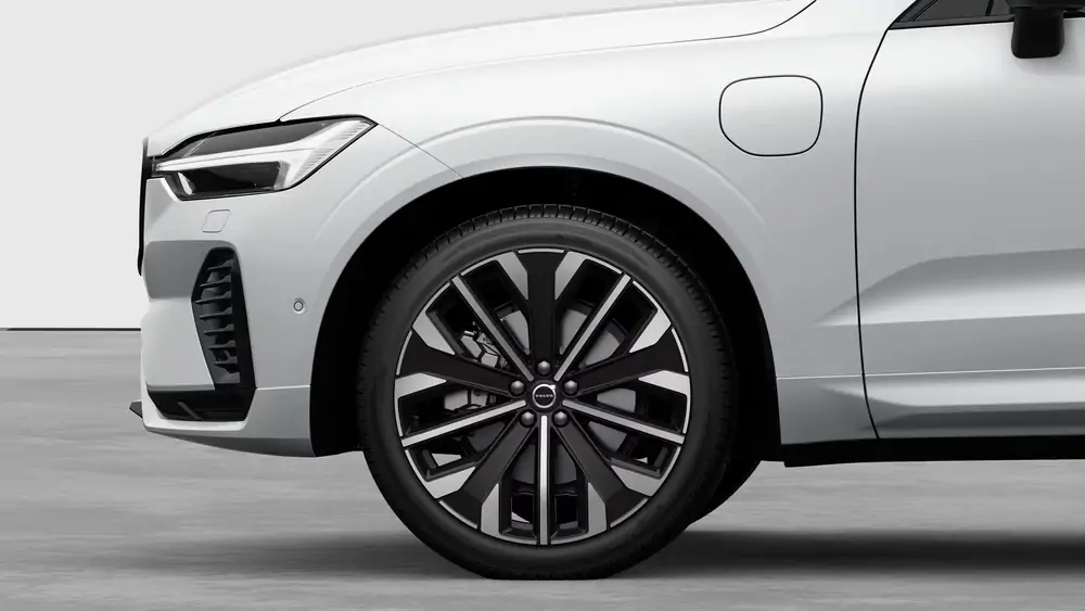 Nouveau Volvo XC60 SUV Plus Hybride rechargeable 4 roues motrices Crystal White Pearl 3