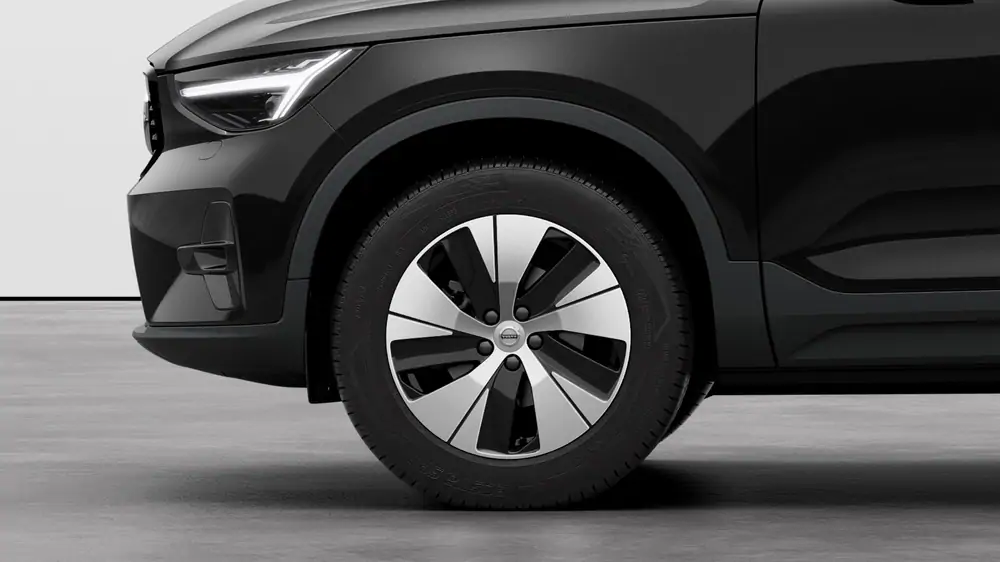 Nouveau Volvo XC40 SUV Plus B3 Micro-hybride 2 roues motrices (Traction) Onyx Black 3
