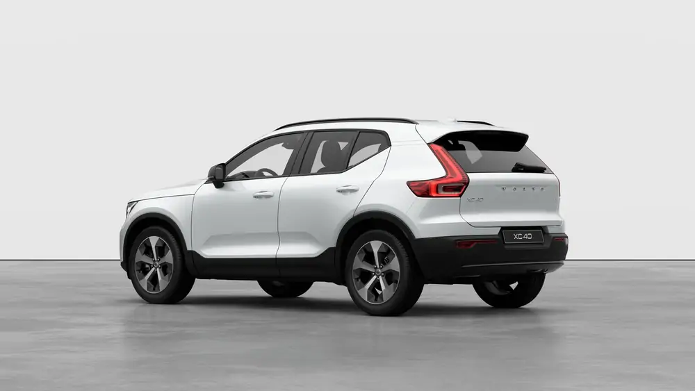 Nouveau Volvo XC40 SUV Ultimate Micro-hybride 2 roues motrices (Traction) Crystal White Pearl 2