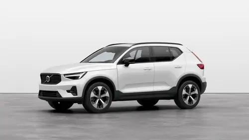 Nouveau Volvo XC40 SUV Plus B3 Micro-hybride 2 roues motrices (Traction) Crystal White Pearl