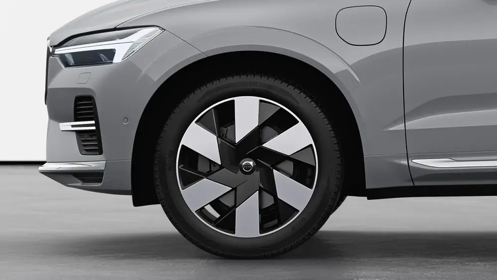 Nouveau Volvo XC60 SUV Ultimate Hybride rechargeable 4 roues motrices Vapour Grey 3