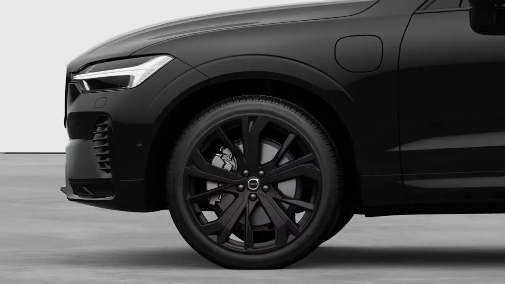 Nouveau Volvo XC60 SUV Ultimate Hybride rechargeable 4 roues motrices Onyx Black 3
