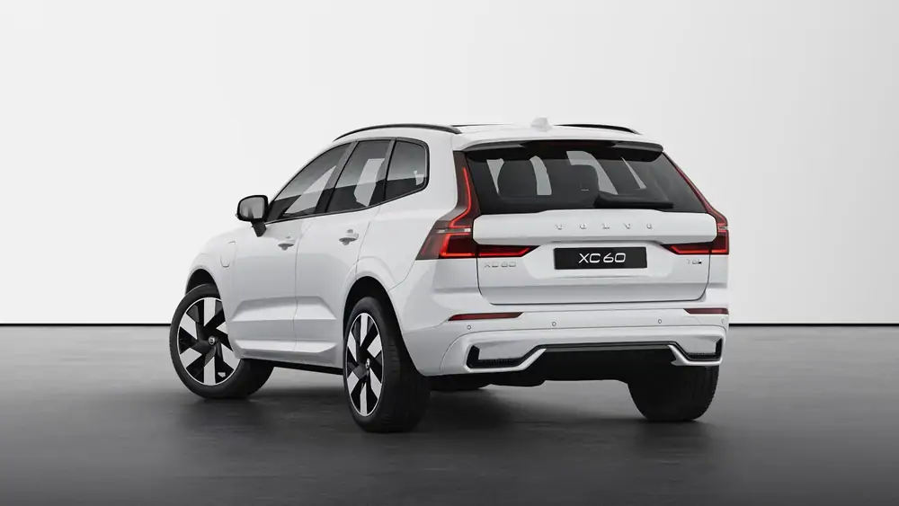Nouveau Volvo XC60 SUV Ultimate Hybride rechargeable 4 roues motrices Crystal White Pearl 2