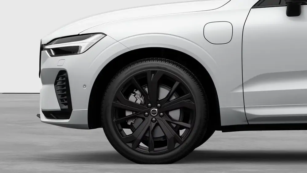 Nouveau Volvo XC60 SUV Ultimate Hybride rechargeable 4 roues motrices Crystal White Pearl 3