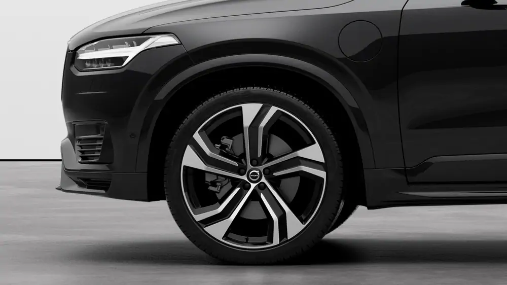 Nouveau Volvo XC90 SUV Ultimate Hybride rechargeable 4 roues motrices Onyx Black 3
