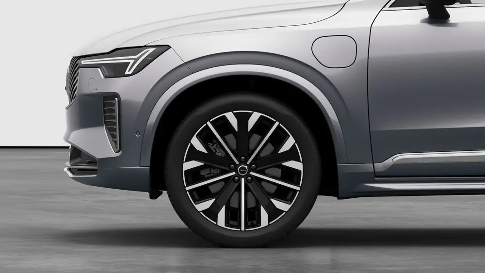 Nouveau Volvo XC90 SUV Ultimate Hybride rechargeable 4 roues motrices Silver Dawn 3