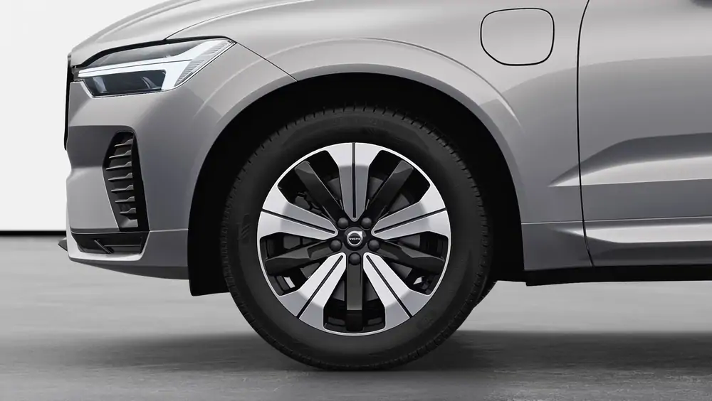 Nouveau Volvo XC60 SUV Plus Hybride rechargeable 4 roues motrices Silver Dawn 3