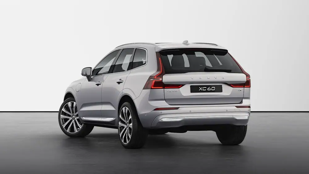 Nouveau Volvo XC60 SUV Ultimate Hybride rechargeable 4 roues motrices Silver Dawn 2