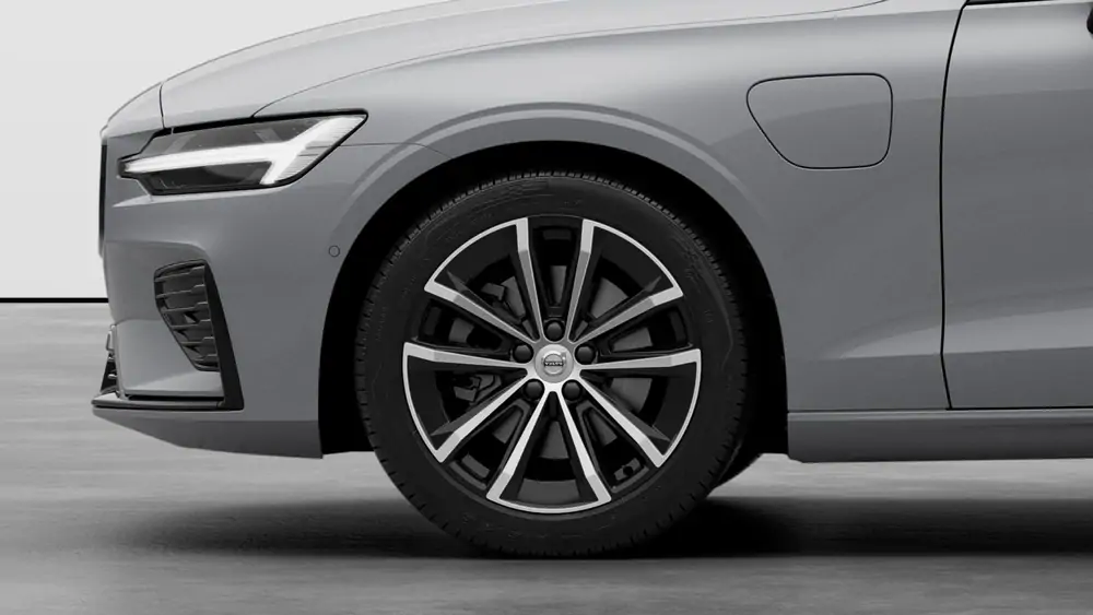 Nouveau Volvo V60 Break Plus Hybride rechargeable 4 roues motrices Vapour Grey 3
