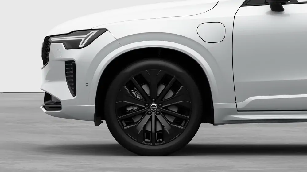 Nouveau Volvo XC90 SUV Ultimate Hybride rechargeable 4 roues motrices Crystal White Pearl 3