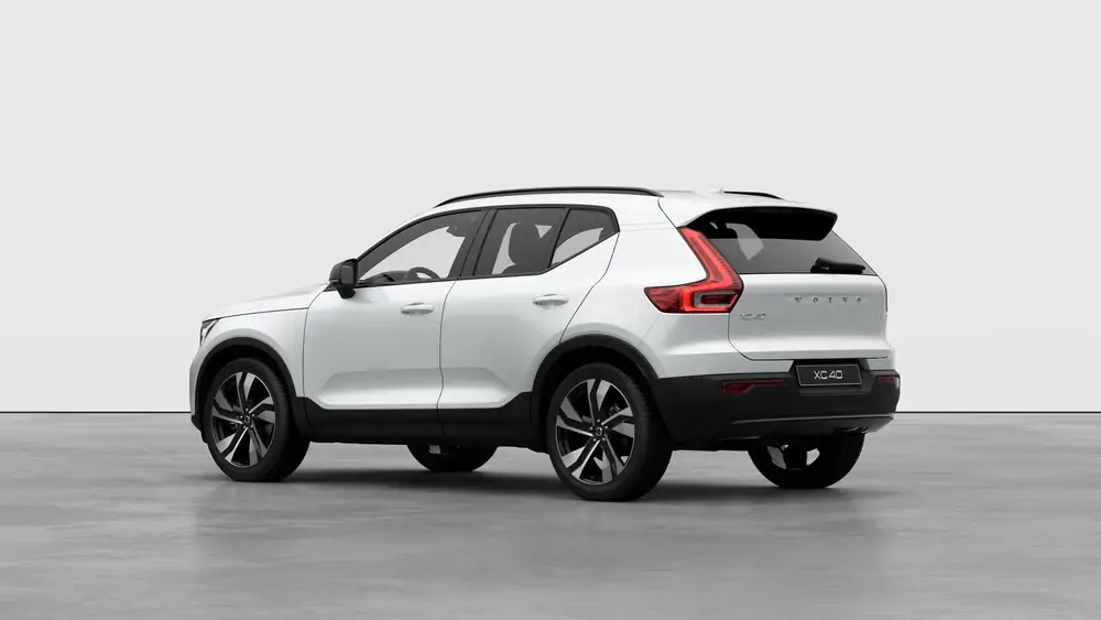 Nouveau Volvo XC40 SUV Plus Micro-hybride 2 roues motrices (Traction) Crystal White Pearl 2