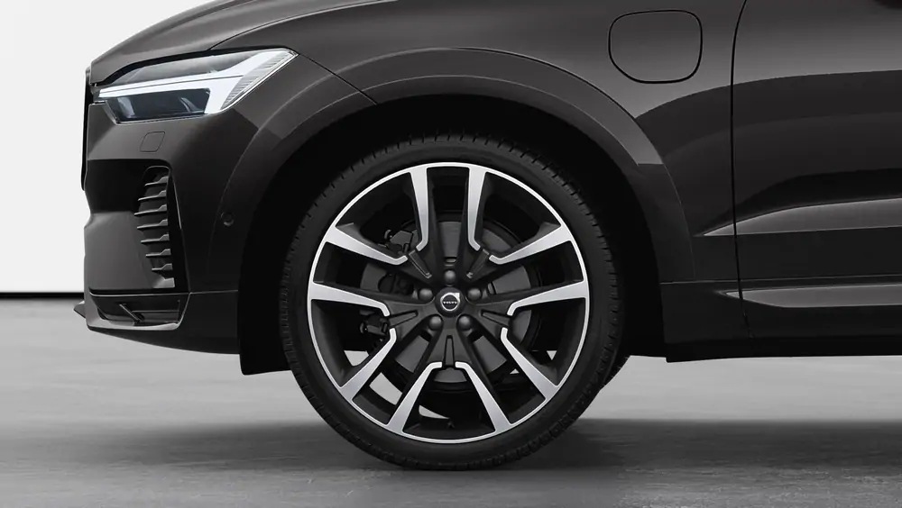 Nouveau Volvo XC60 SUV Ultimate Hybride rechargeable 4 roues motrices Platinum Grey 3