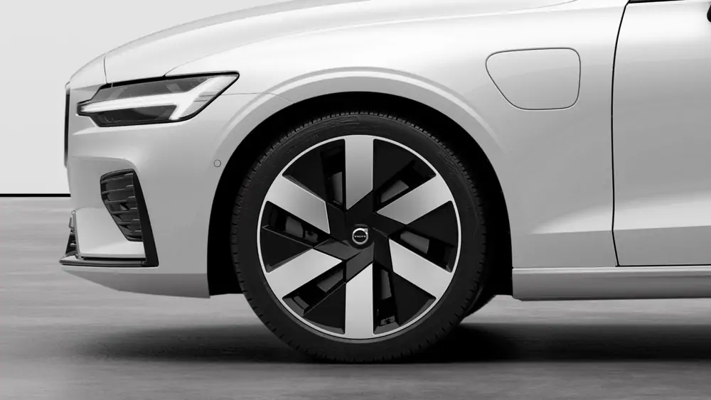 Nouveau Volvo V60 Break Plus Hybride rechargeable 4 roues motrices Crystal White Pearl 3