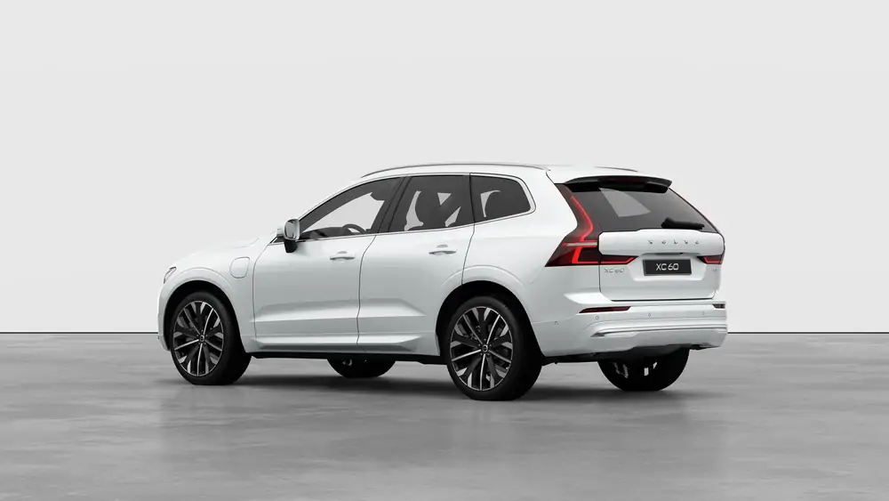 Nouveau Volvo XC60 SUV Plus Hybride rechargeable 4 roues motrices Crystal White Pearl 2