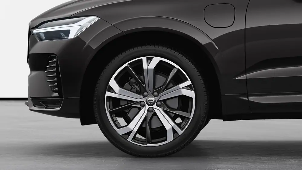 Nouveau Volvo XC60 SUV Plus Hybride rechargeable 4 roues motrices Platinum Grey 3