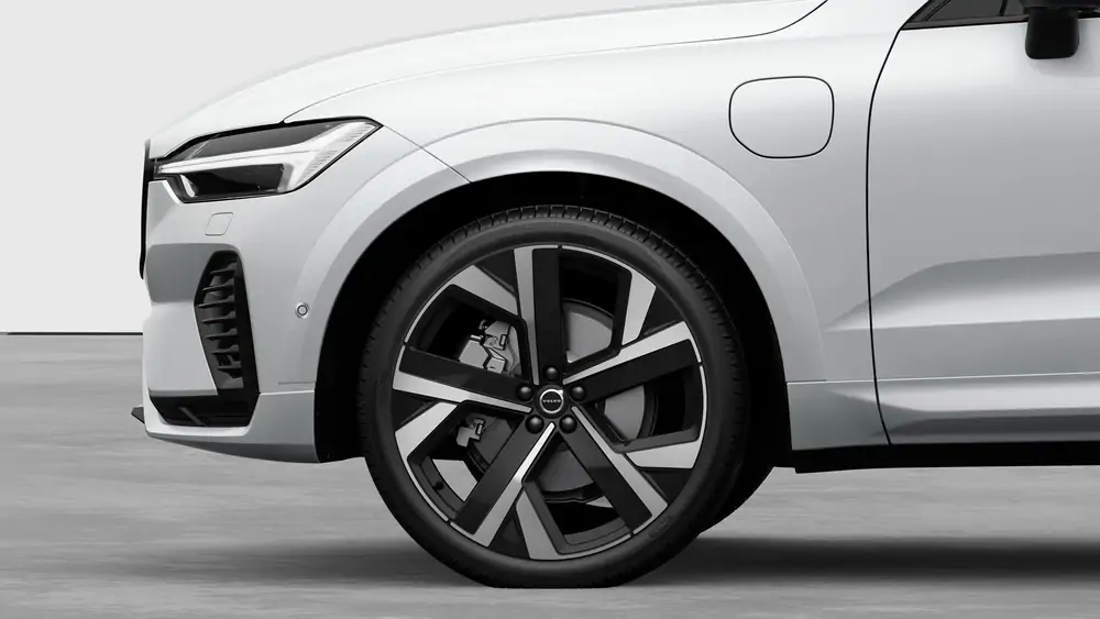 Nouveau Volvo XC60 SUV Ultimate Hybride rechargeable 4 roues motrices Crystal White Pearl 3