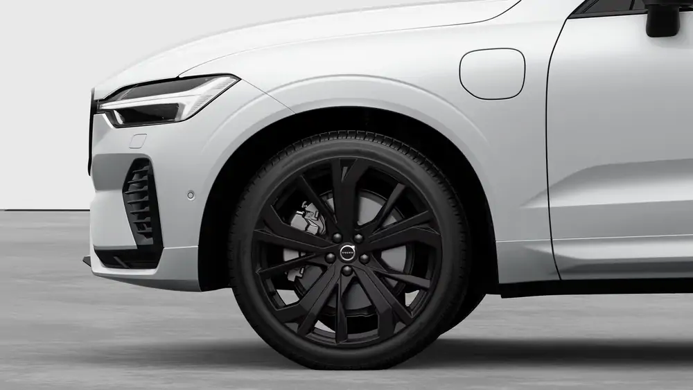 Nouveau Volvo XC60 SUV Ultimate Hybride rechargeable 4 roues motrices Crystal White Pearl 3