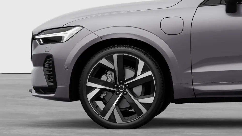 Nouveau Volvo XC60 SUV Ultimate Hybride rechargeable 4 roues motrices Aurora Silver 3