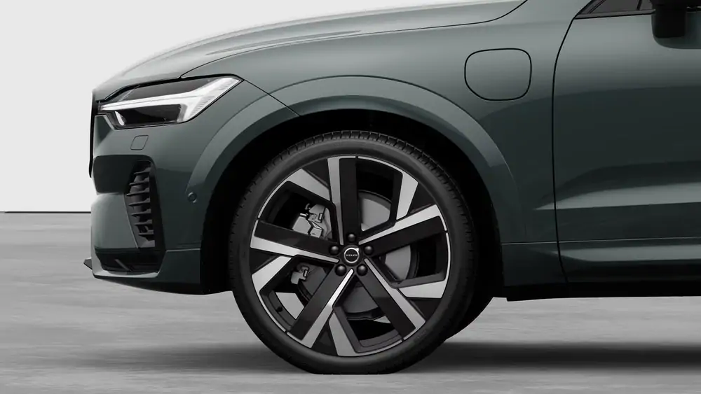 Nouveau Volvo XC60 SUV Ultimate Hybride rechargeable 4 roues motrices Forest Lake 3