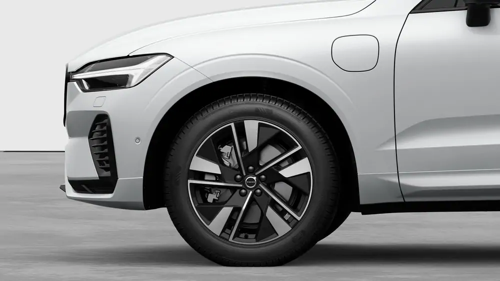 Nouveau Volvo XC60 SUV Plus Hybride rechargeable 4 roues motrices Crystal White Pearl 3