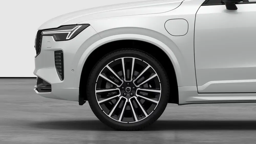 Nouveau Volvo XC90 SUV Ultimate Hybride rechargeable 4 roues motrices Crystal White Pearl 3