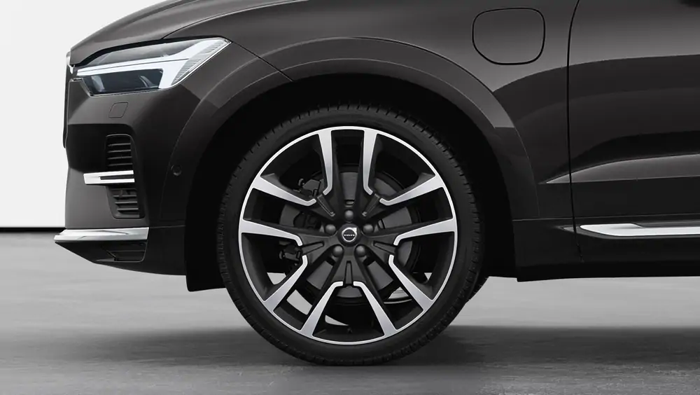 Nouveau Volvo XC60 SUV Ultimate Hybride rechargeable 4 roues motrices Platinum Grey 3