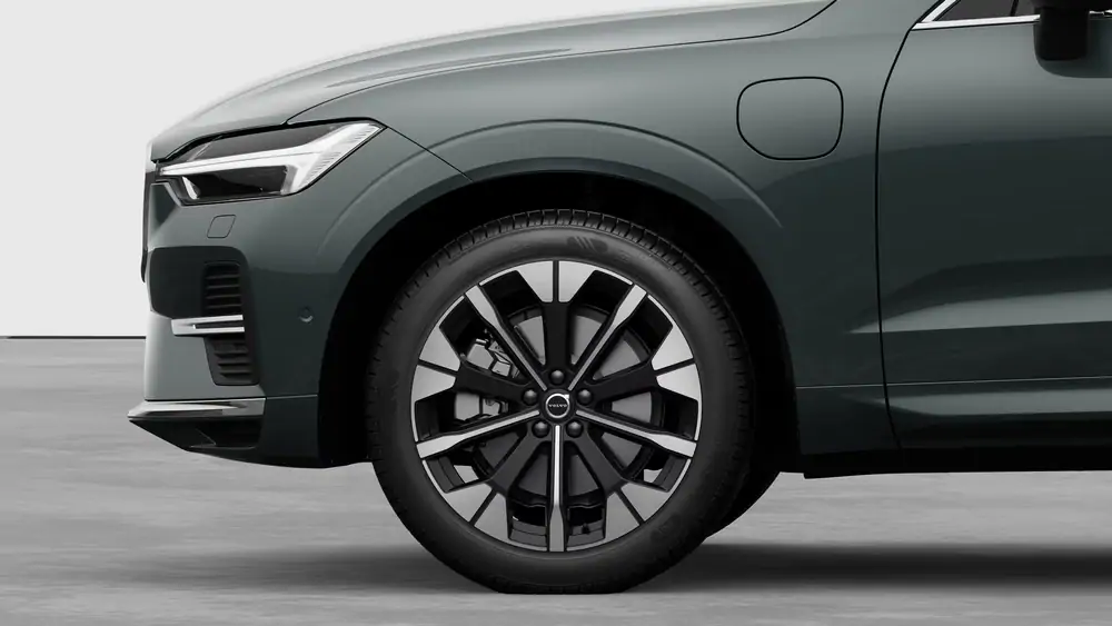 Nouveau Volvo XC60 SUV Ultimate Hybride rechargeable 4 roues motrices Forest Lake 3