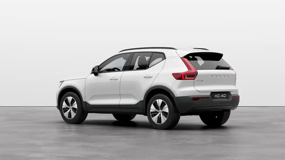 Nouveau Volvo XC40 SUV Plus B3 Micro-hybride 2 roues motrices (Traction) Crystal White Pearl 2