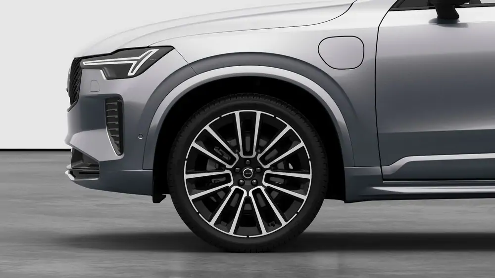 Nouveau Volvo XC90 SUV Ultimate Hybride rechargeable 4 roues motrices Silver Dawn 3