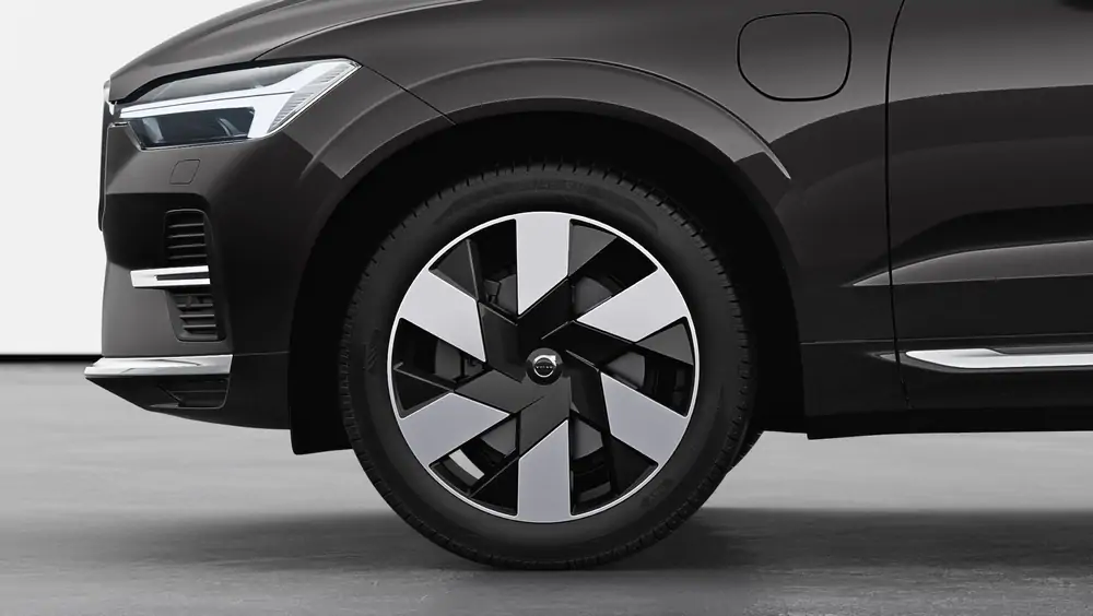 Nouveau Volvo XC60 SUV Ultimate Hybride rechargeable 4 roues motrices Platinum Grey 3
