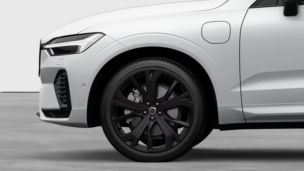 Nouveau Volvo XC60 SUV Ultimate Hybride rechargeable 4 roues motrices Crystal White Pearl 3