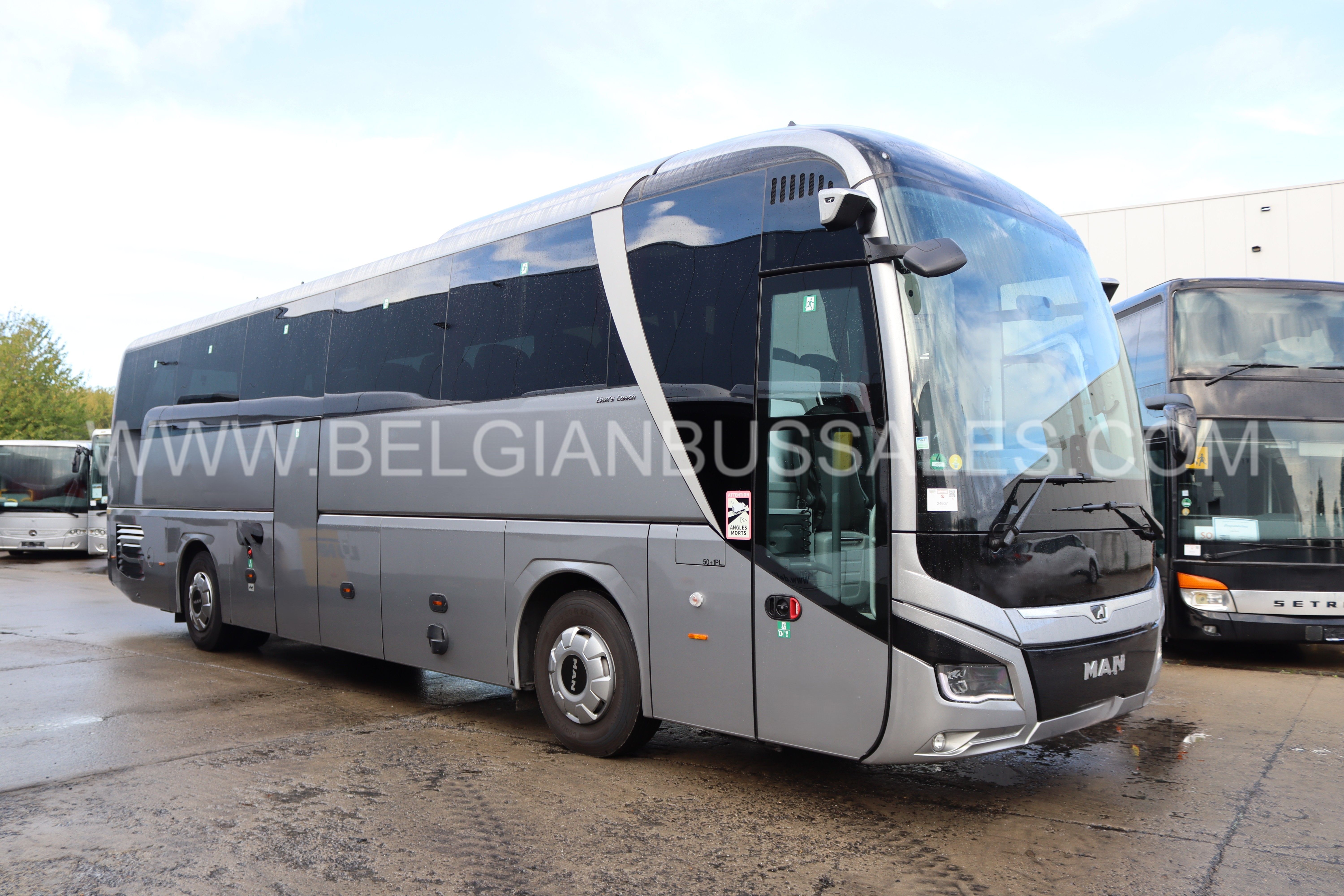 Vehicle - MAN Lion's Coach R07 / R10 / Tourismo / 12.1m / USB / Full ...