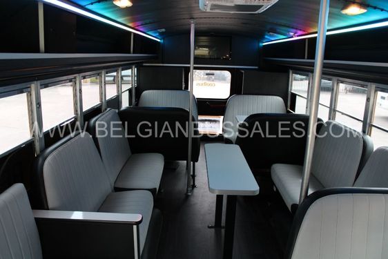 Belgian Bus Sales - Voertuig - Ford B700 / Discobus / Partybus ...