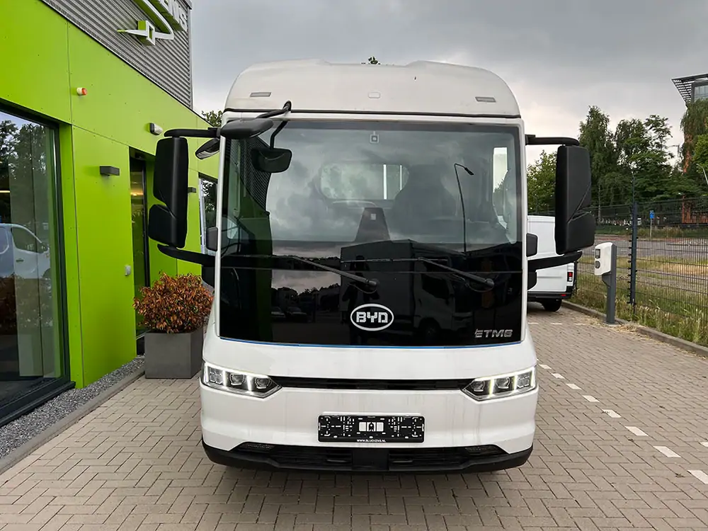 Nieuw BYD ETM6 Wit 3